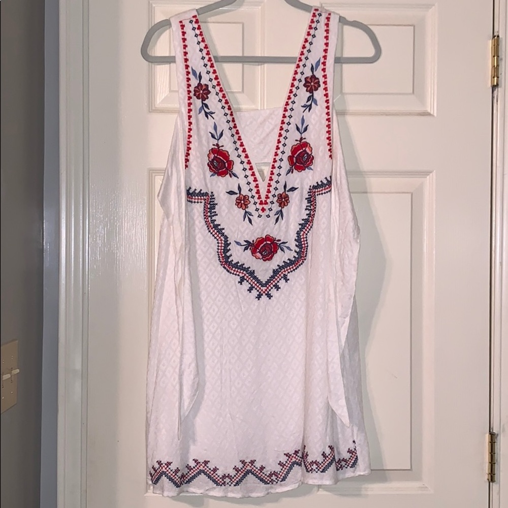 Chelsea & Violet White dress with embroidery